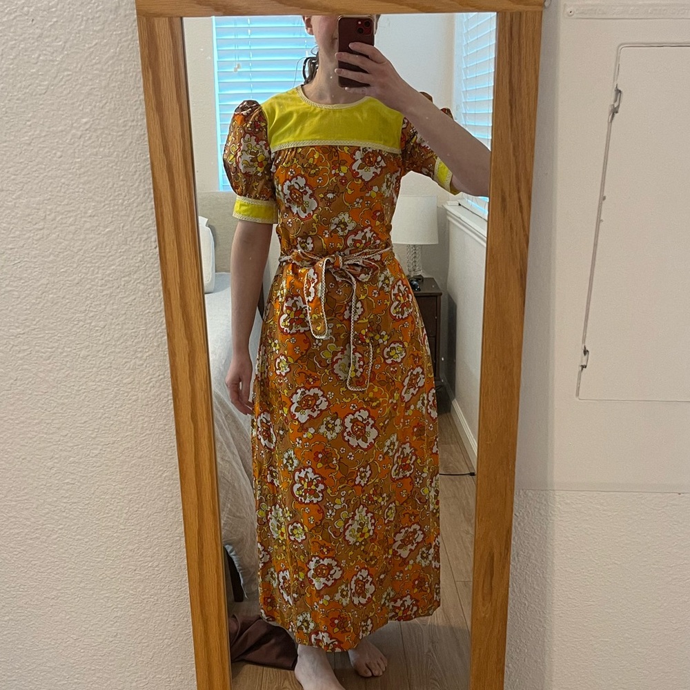 Vintage 60s or 70s groovy Floral Maxi Dress with Belt